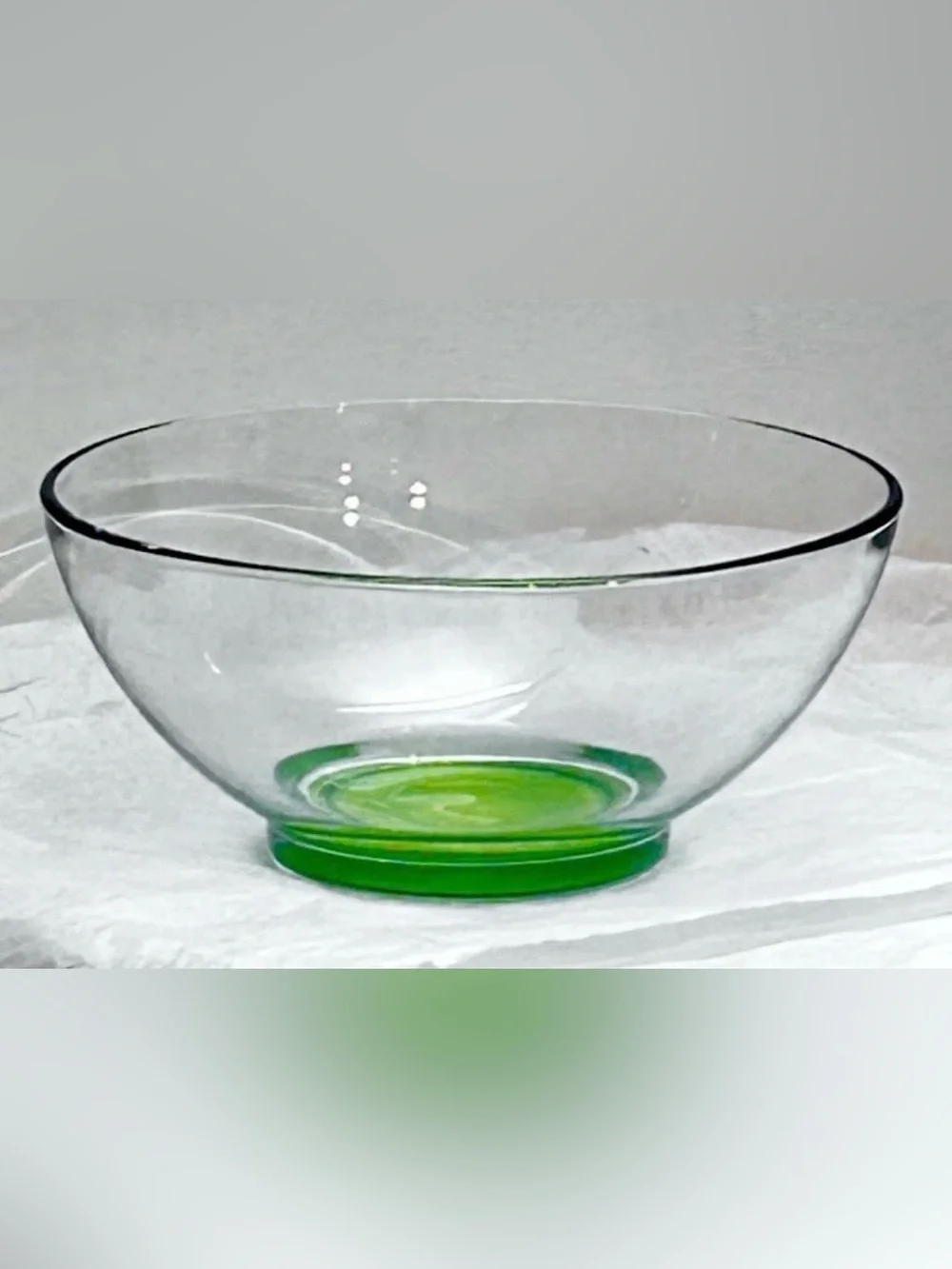 Vtg Turkish Lg Serving Bowl Clear Flared Rim W/Emerald Green Base Pasabahc 9.5”